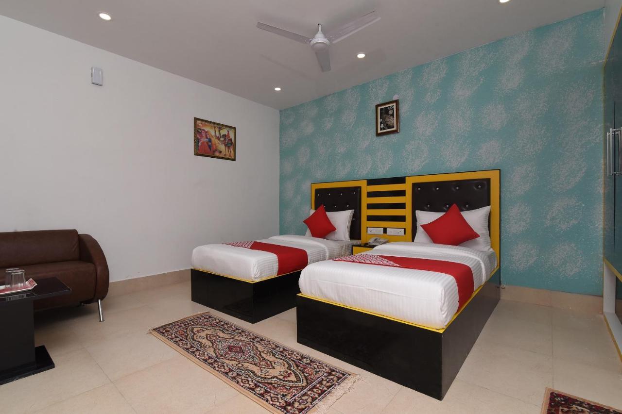 Capital O 13310 Noida Suites Exterior foto