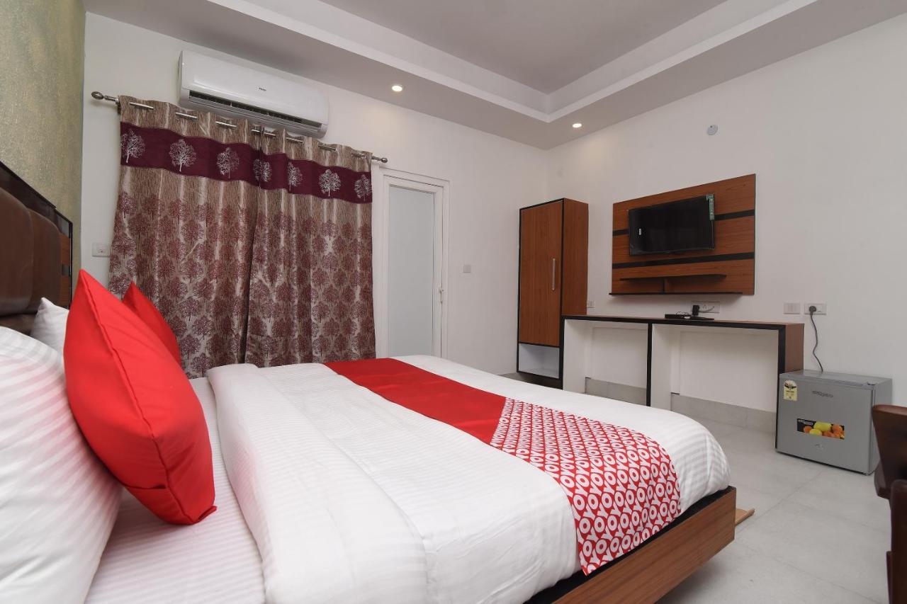 Capital O 13310 Noida Suites Exterior foto