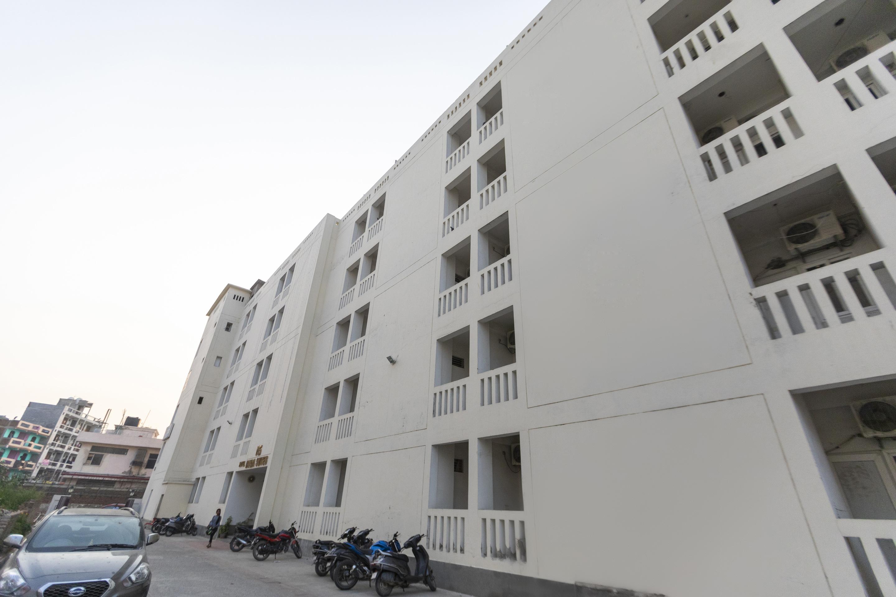 Capital O 13310 Noida Suites Exterior foto
