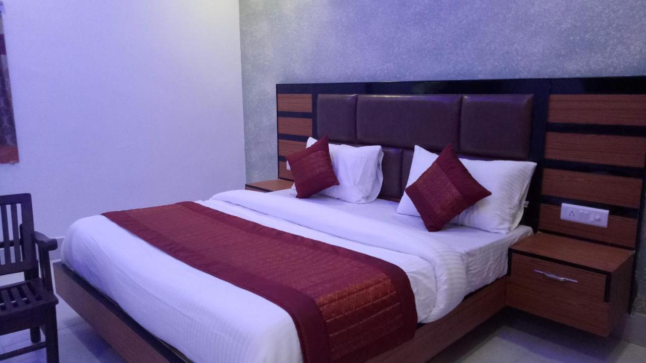 Capital O 13310 Noida Suites Exterior foto