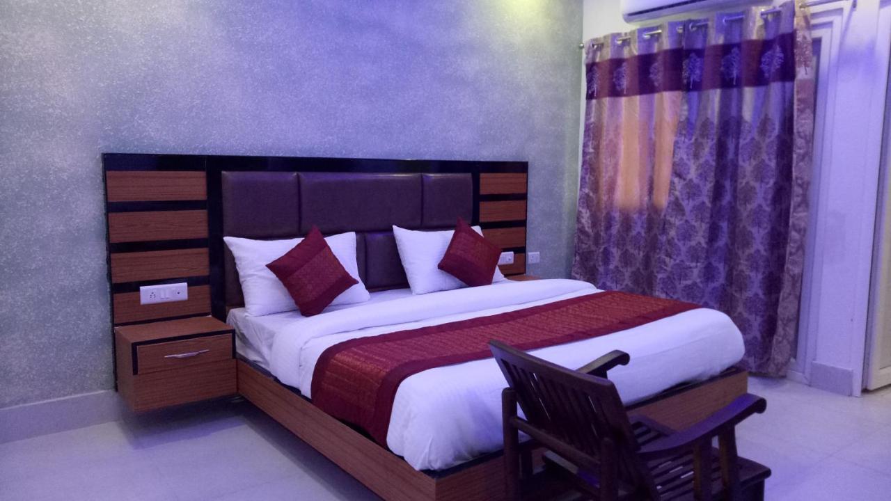 Capital O 13310 Noida Suites Exterior foto