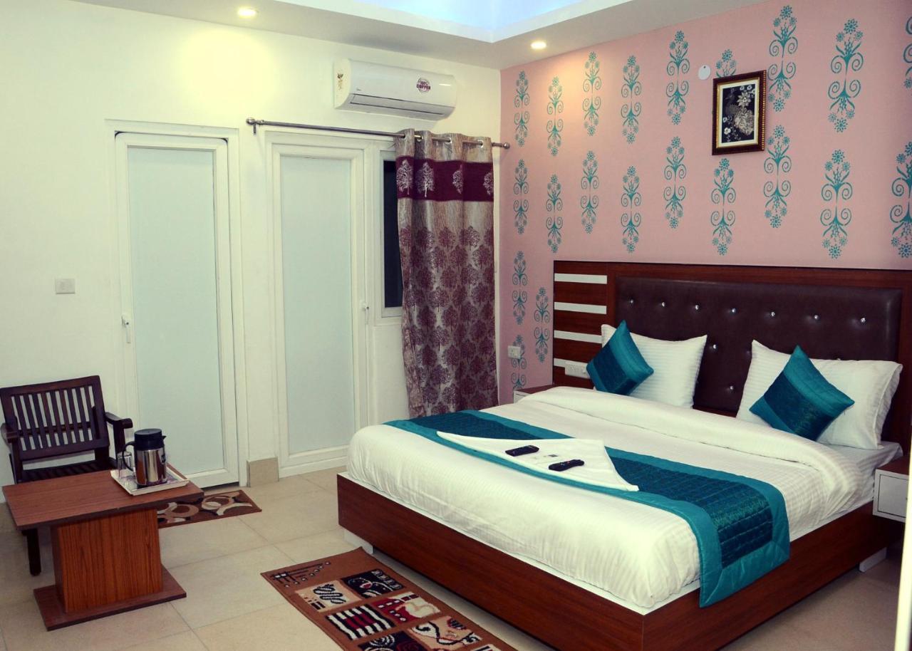 Capital O 13310 Noida Suites Exterior foto